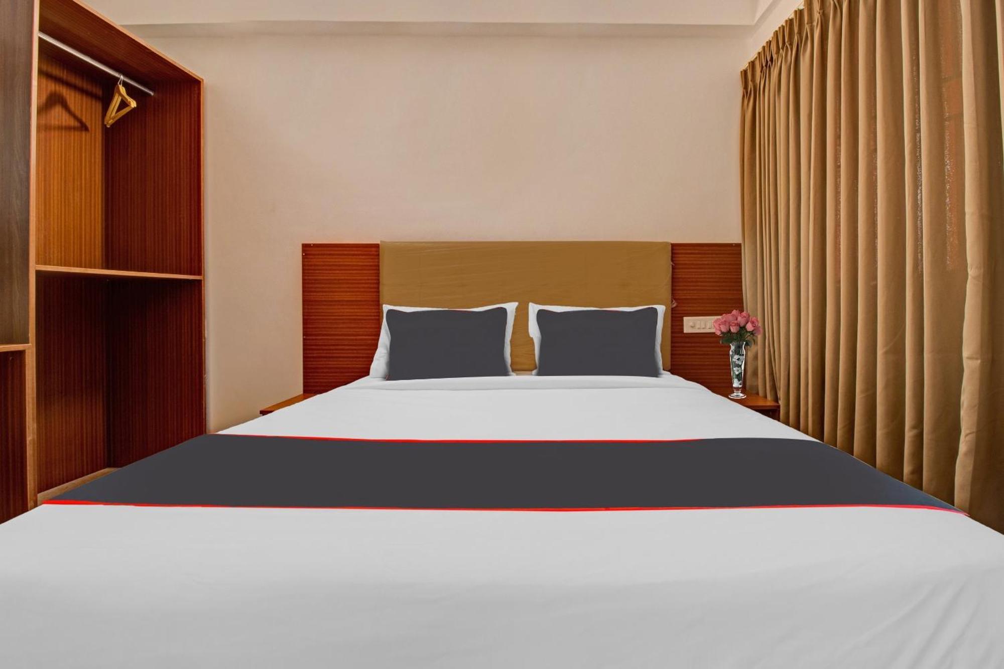 Super Collection O Petals Otium Business Hotel Bangalore Buitenkant foto