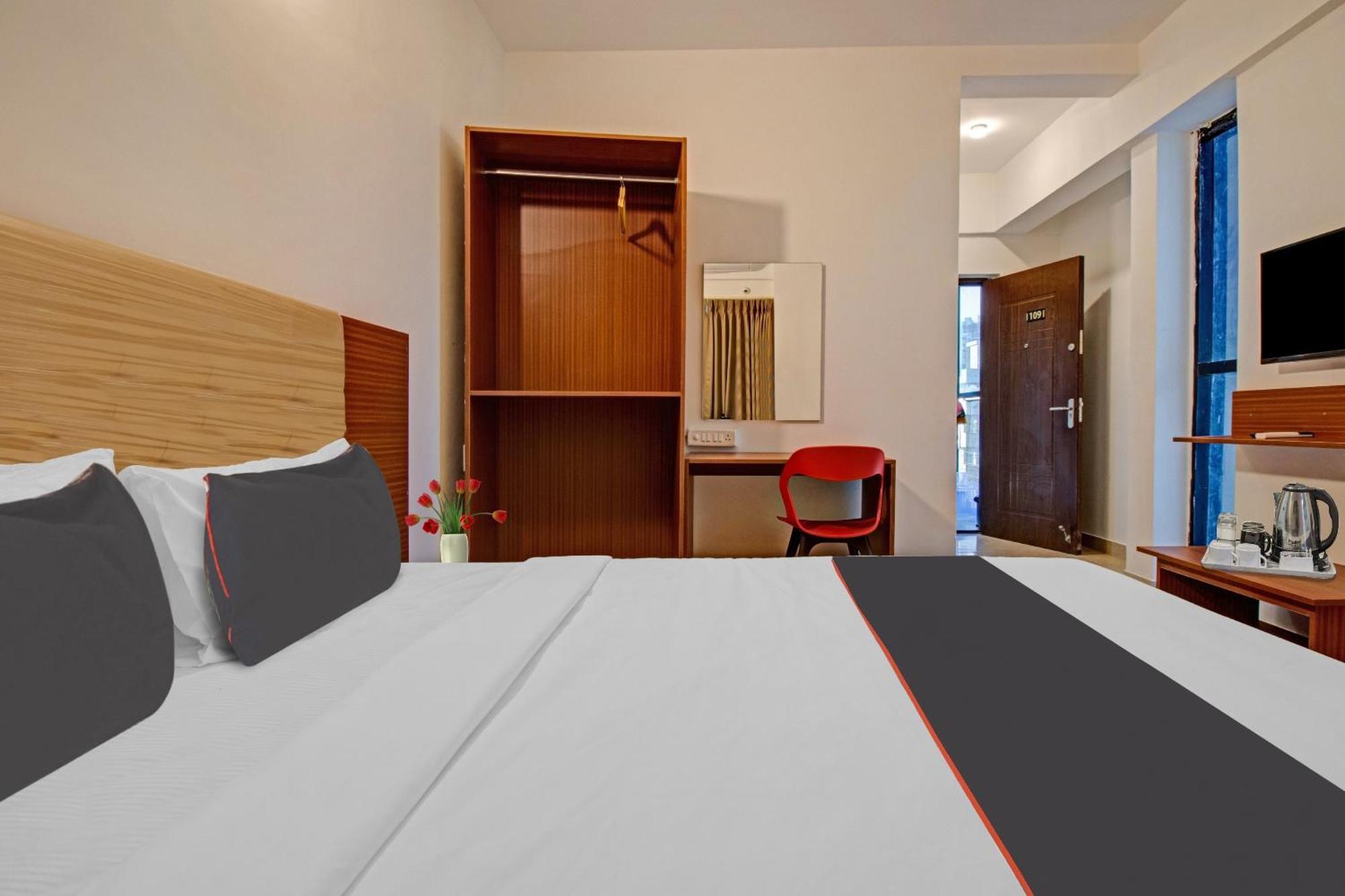 Super Collection O Petals Otium Business Hotel Bangalore Buitenkant foto